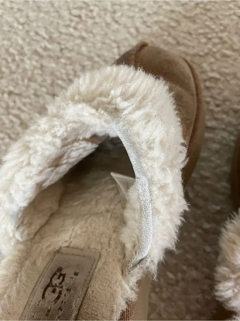 UGG Australia Kids’ Shearling Comfortable Slippers Size 1 Winter Cozy Leather